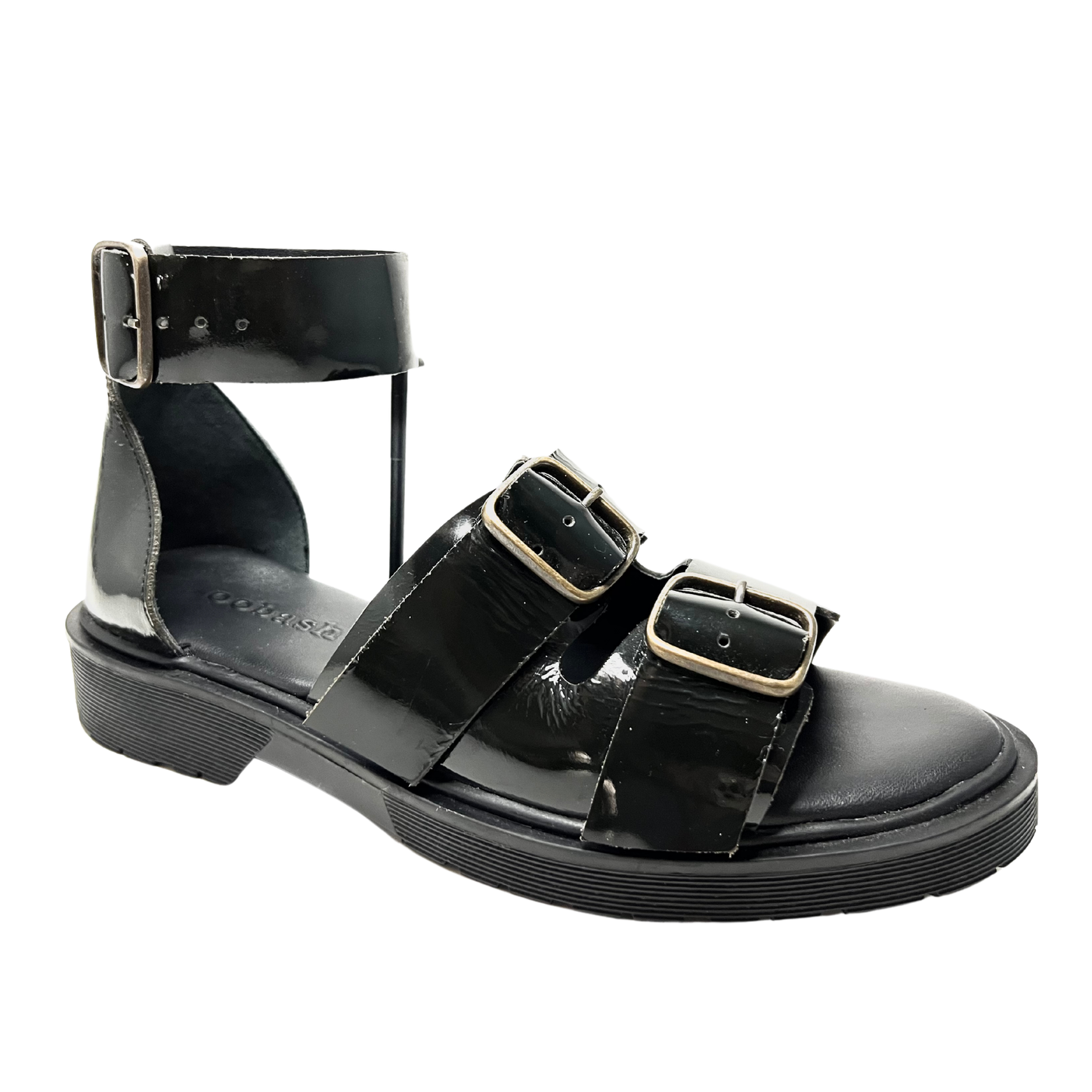 Black shiny buckle platform lug sandal