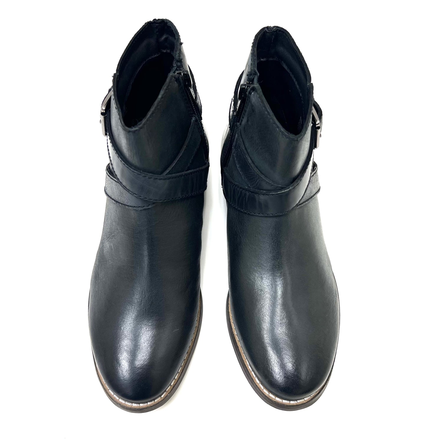 Flat Stacked Heeled Cowgirl Ankle Bootie