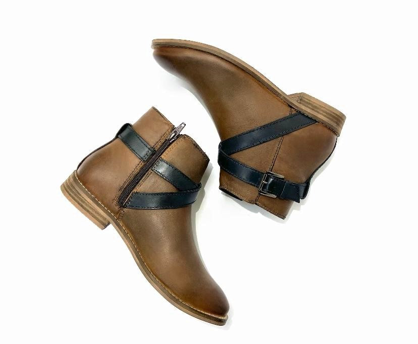 Zip-up Western Flat Ankle Bootie