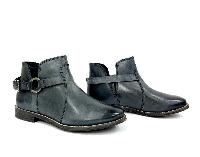 Slip-on Vintage Ankle Bootie Black