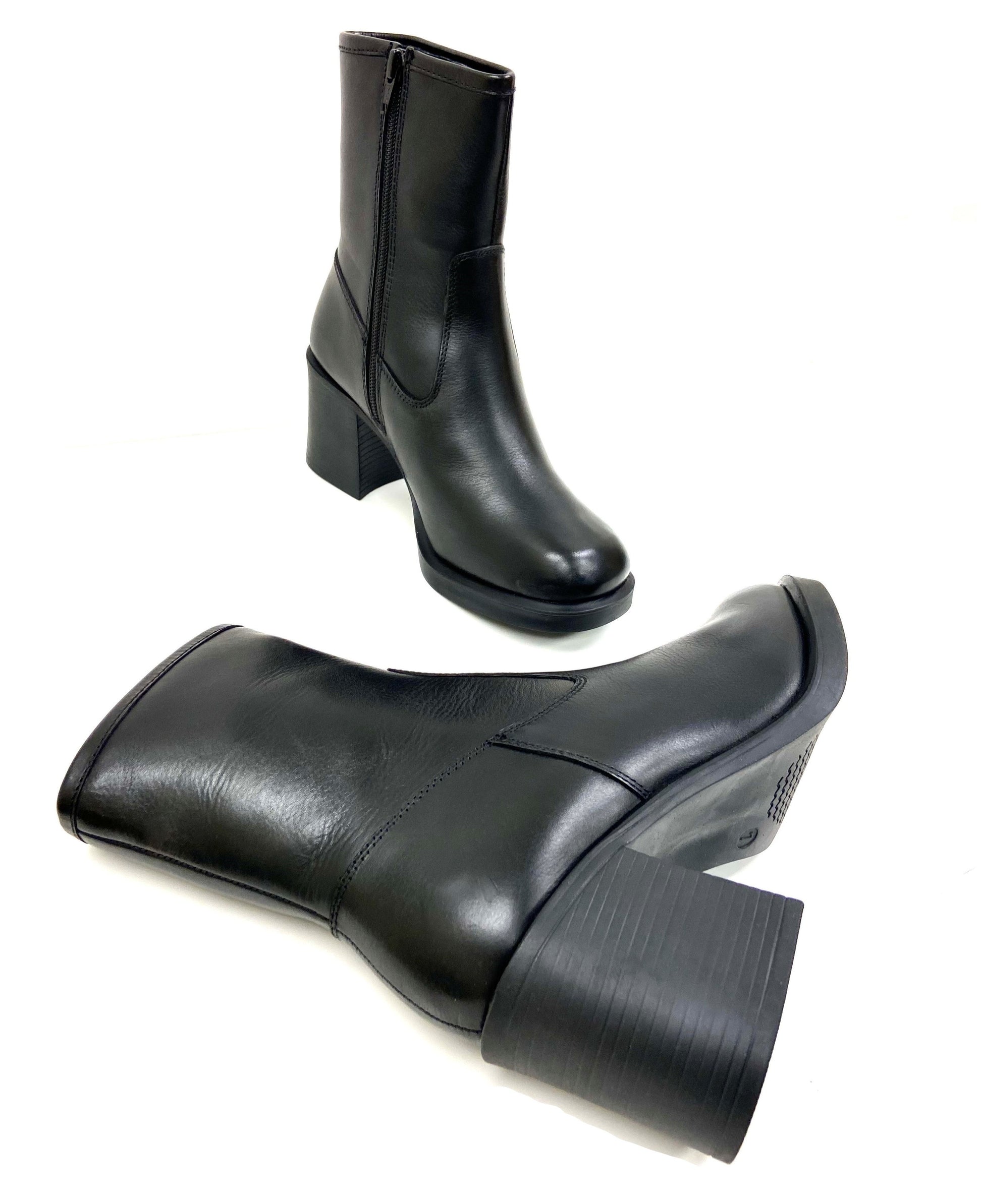 Square Block Heel Platform Zippered Boot