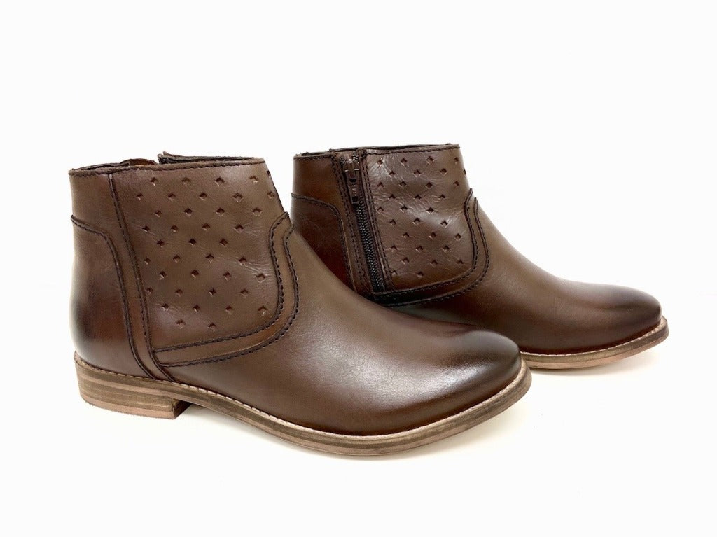 Perforated Zip Up Vintage Ankle Boots