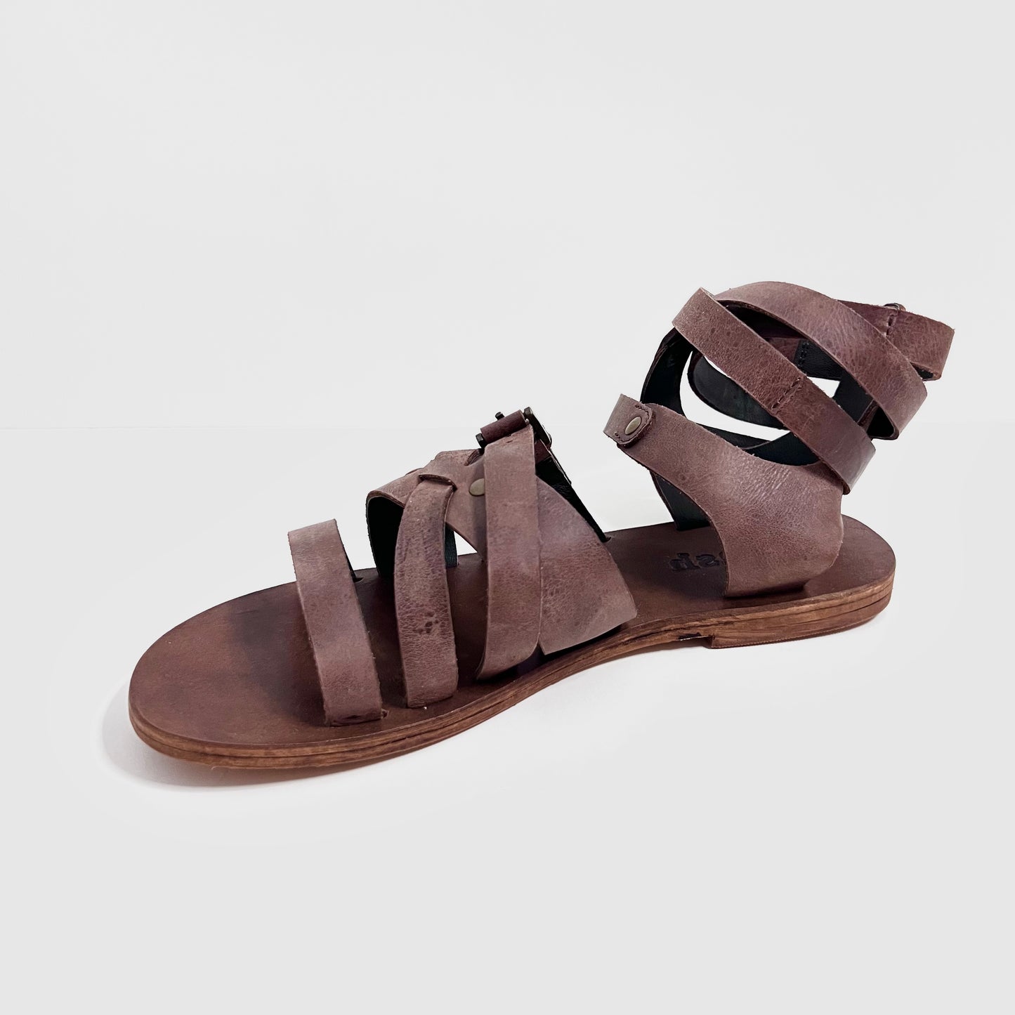 oobash Ariel gladitor leather sandal in brown color for ladies girl women