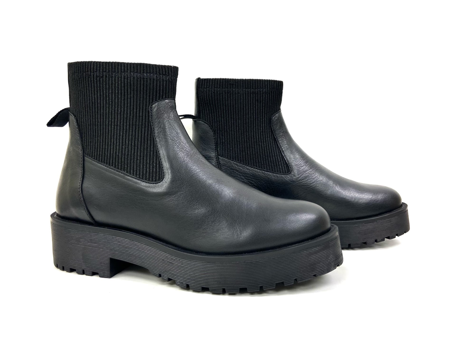 Tight Heeled Chelsea Boot – oobash