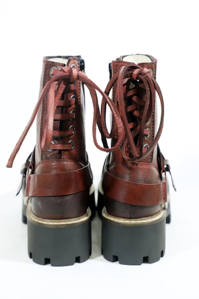 Retro Platform Boot with laces
